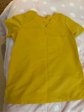 Women's Mandala Dijon yellow scrub set XS